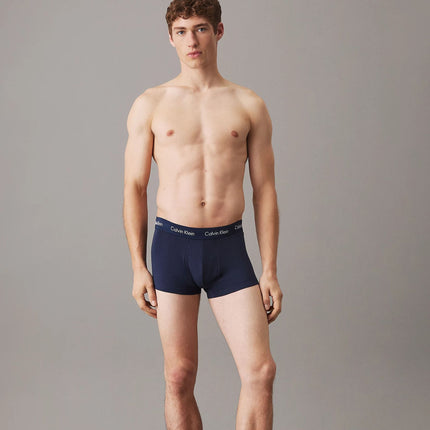 Calvin Klein short 3 pack cotton stretch low rise trunks black / cobalt water / blue shadow heren 0000U2664G-4KU Calvin Klein boxer 3 pack cotton stretch low rise trunks black / cobalt water / blue shadow hommes