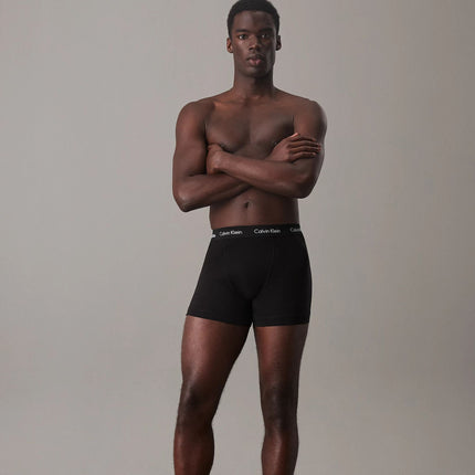 Calvin Klein short 3 pack cotton stretch trunks black / cobalt water / blue shadow heren 0000U2662G-4KU Calvin Klein boxer 3 pack cotton stretch trunks black / cobalt water / blue shadow hommes